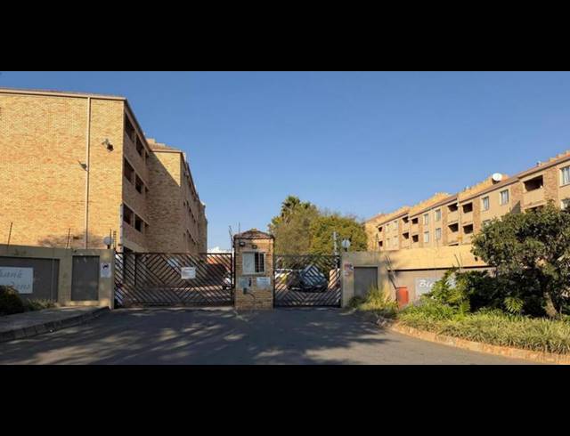 2 BEDROOM APARTMENT FOR SALE IN WILRO PARK